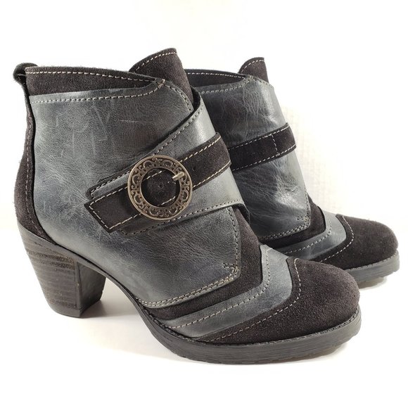 DROMEDARIS Shoes - DROMEDARIS Suede leather bootie Size 7.5